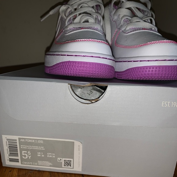 Air Force 1(GS) - Picture 4 of 4